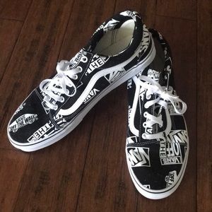 Old Skool Logo Vans NWOT